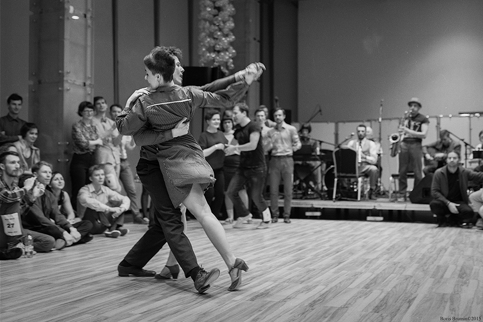 Lindy Hop танцоры