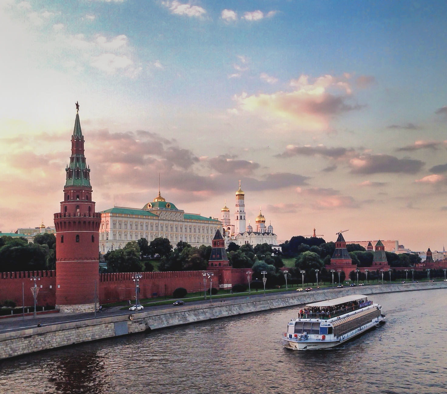 Сколько лет основан город москва. Москва основана на берегах. Москва 850 лет назад. Город Москва был основан более. Москва 1000 год.